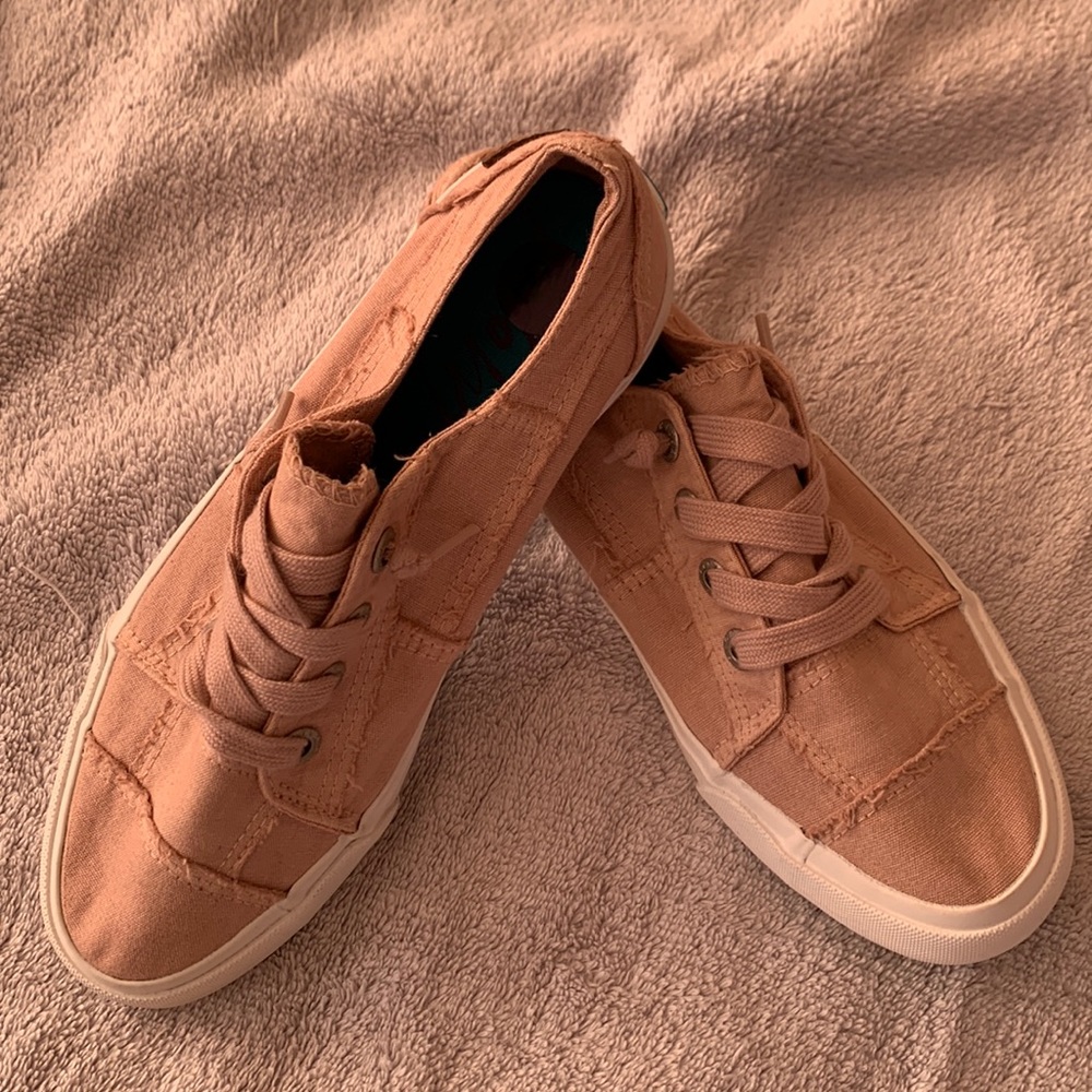 Blowfish Blush Pink sneakers - brand new/never worn - size 8.5